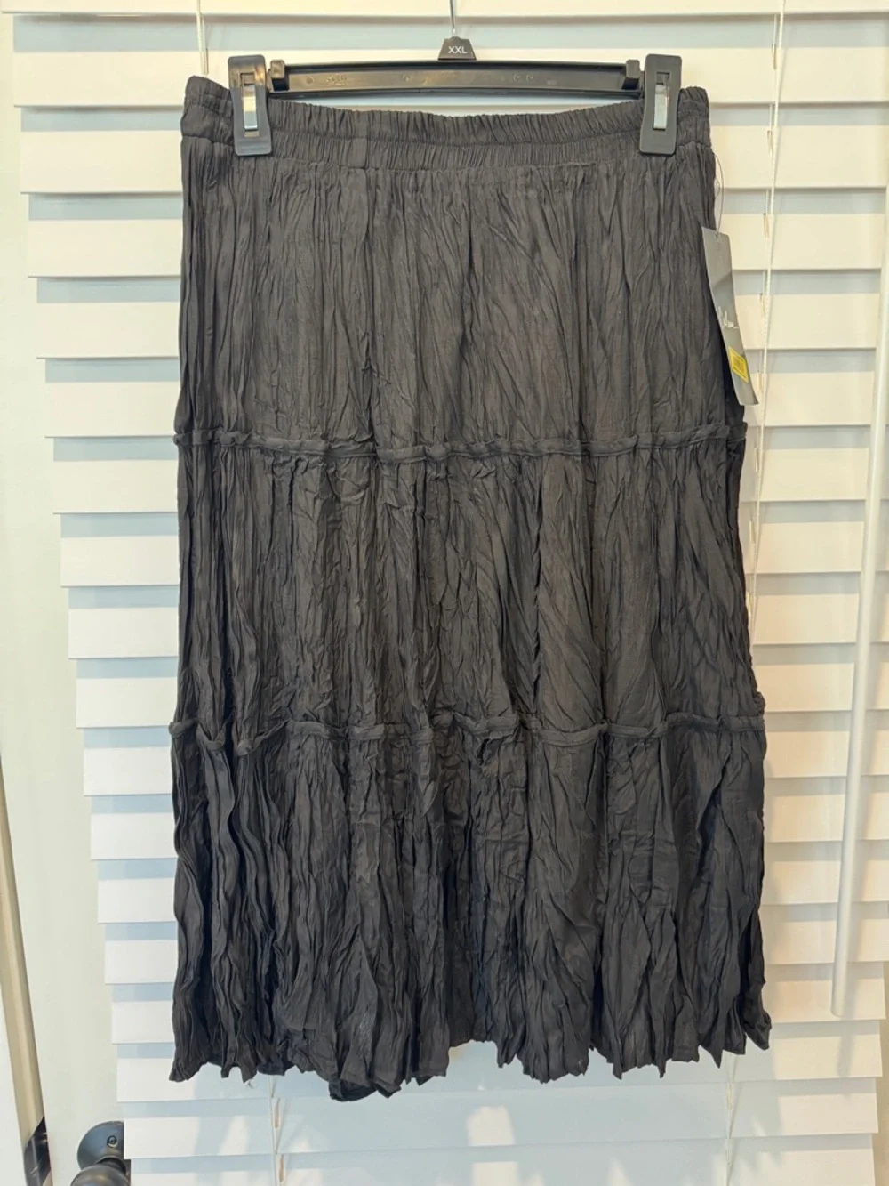 NWT‎ Calessa Tiered Crinkle Texture Midi Women's Large Skirt Flowy Lightweight.